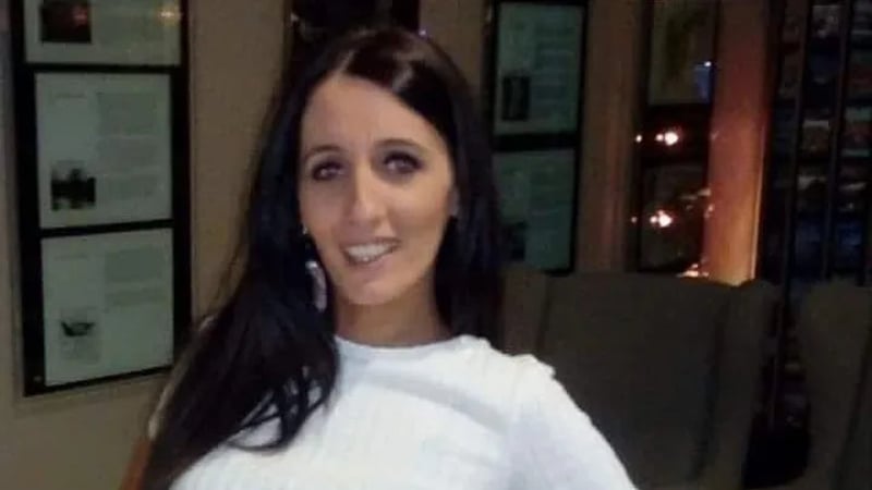 ثلاثة اعتقالات على خلفية هجوم وإضرام النار في امرأة بدبلن